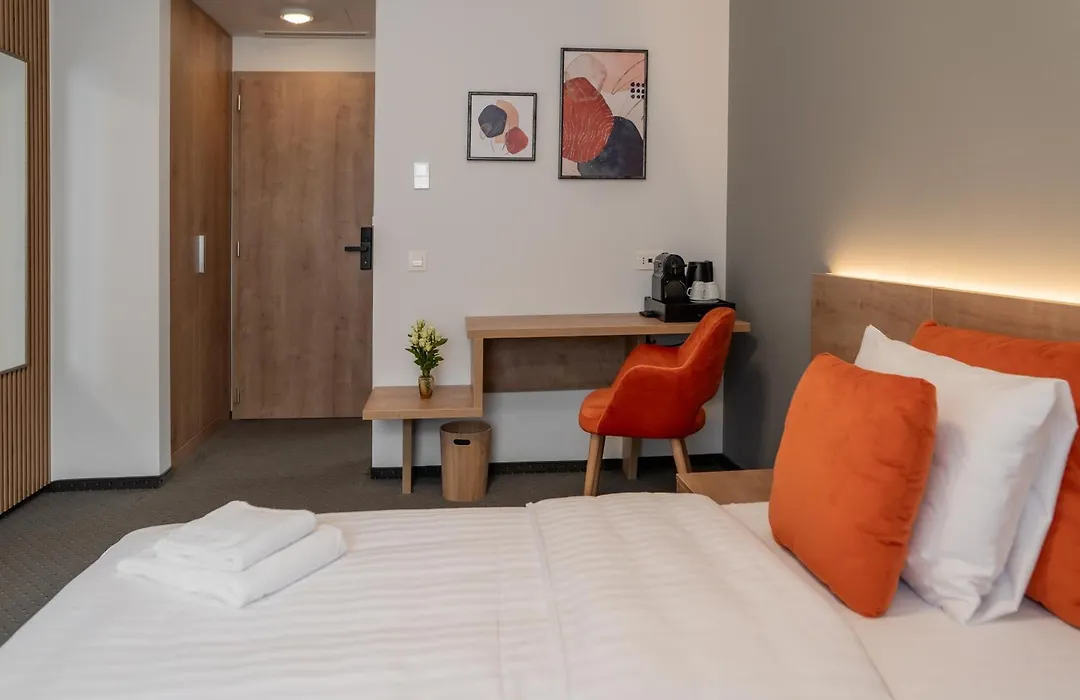 No Pardon Hotel-1