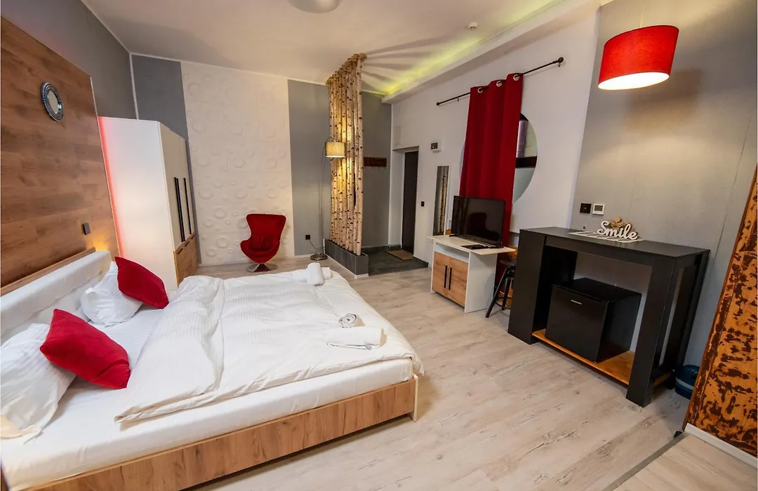 Barrique Garden - Breakfast & Restaurant - Old Town -Officially Classified Guesthouse-1