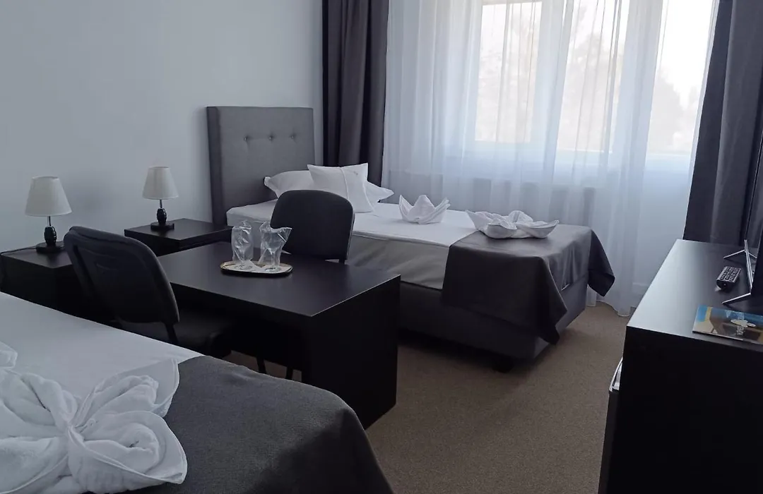 Hotel Lebăda-1