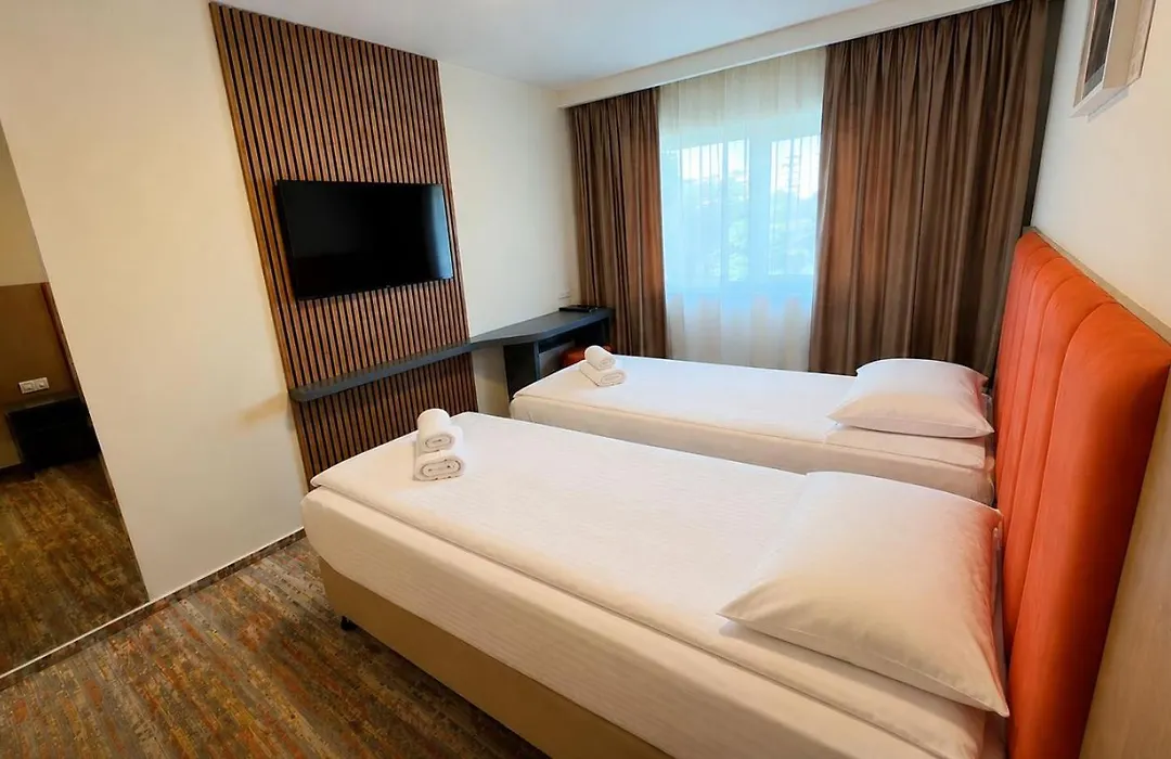 Hotel Cetate-1