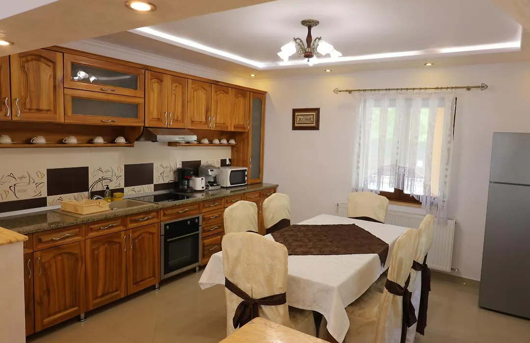 Cabana Sargetia-1