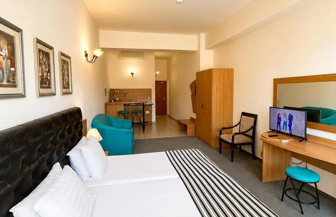 Lotus Family Hotel - Free Parking-1