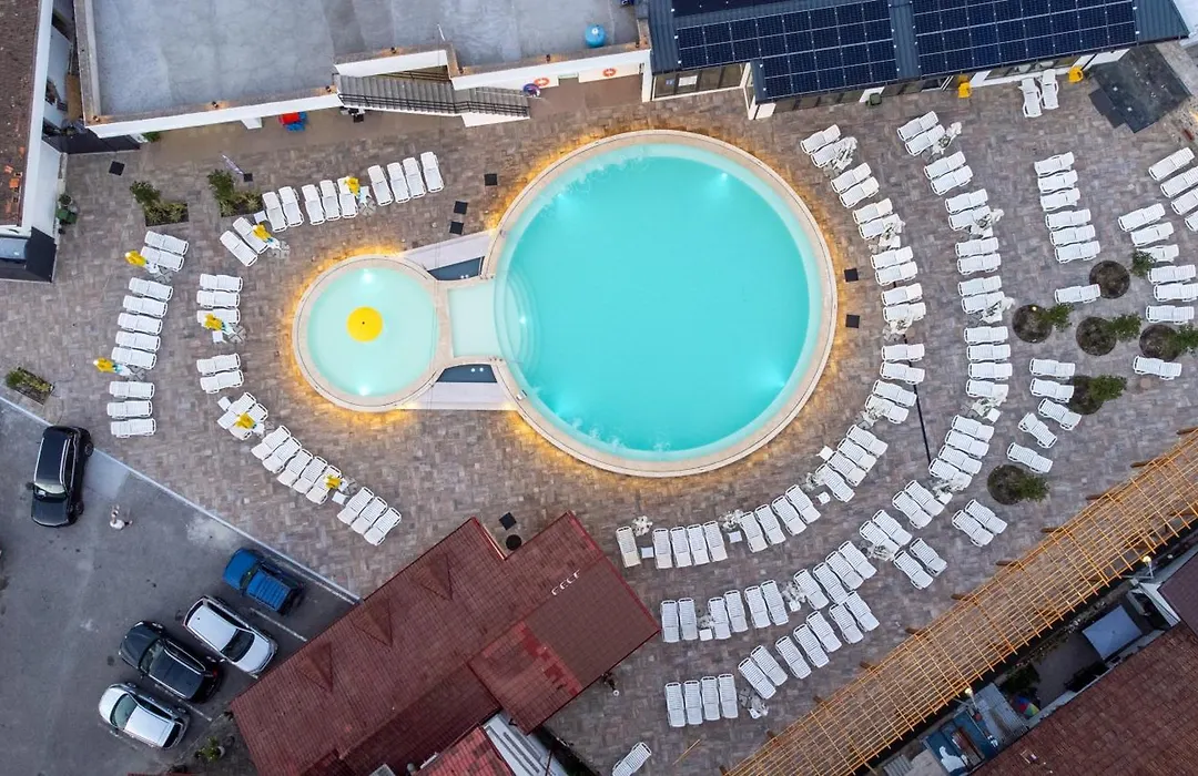 Hotel Artemis-1