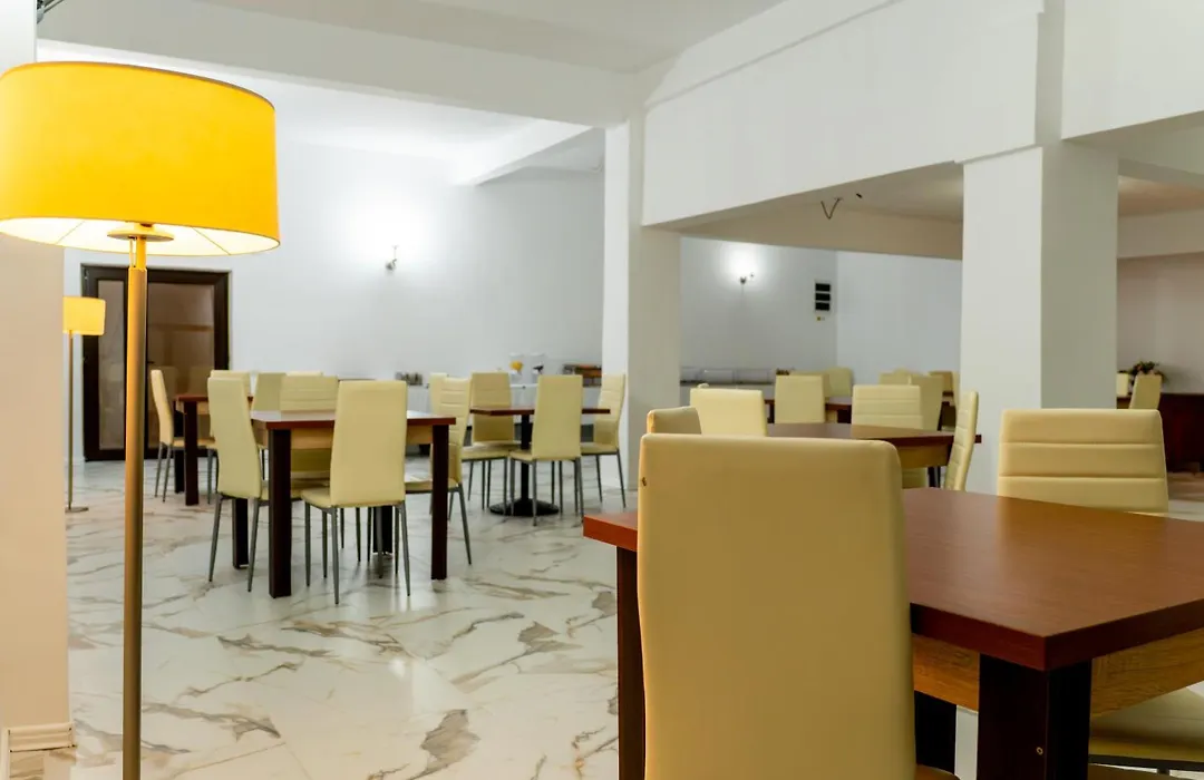 Hotel Mercur-1