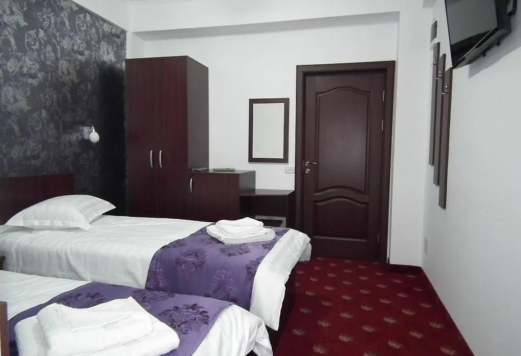 Vila Queen Mary-1