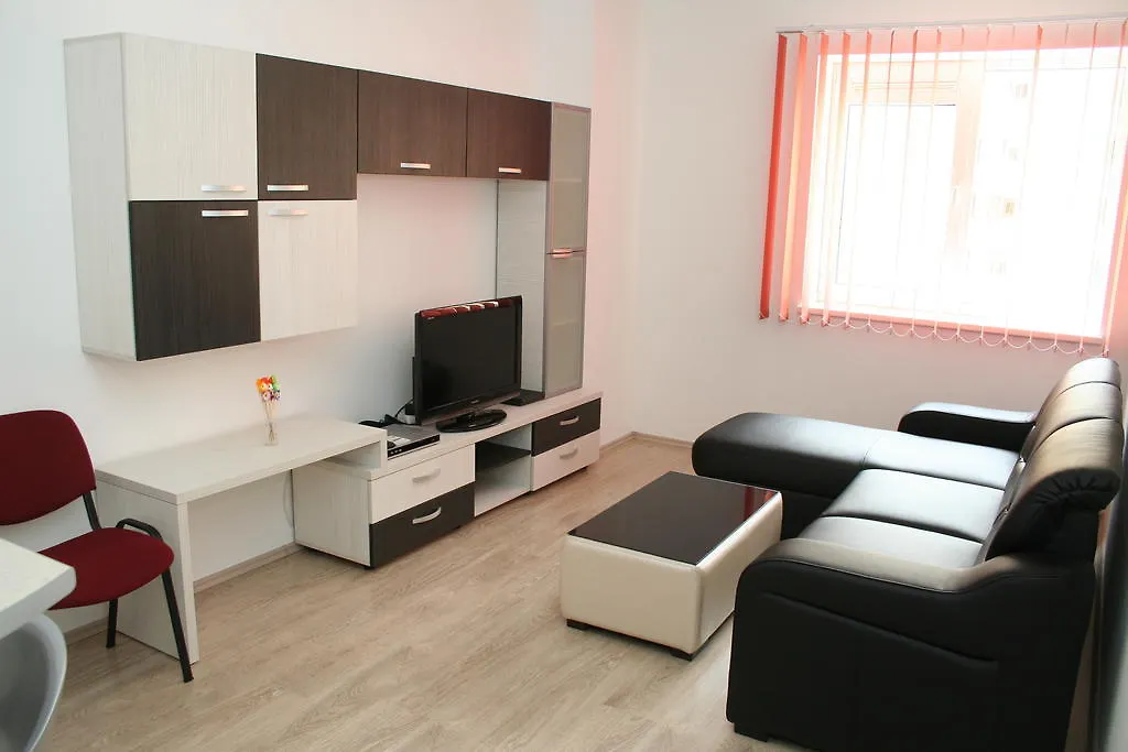 Top Rooms Aparthotel-1