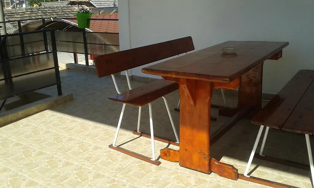 Vila Lucky-1