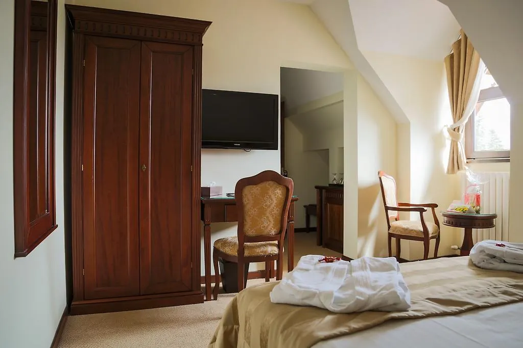 Hotel Foisorul cu Flori-1