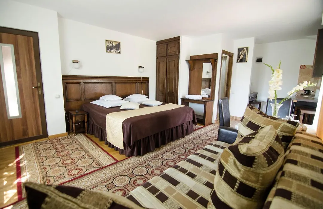 Casa Medievala Bran-1