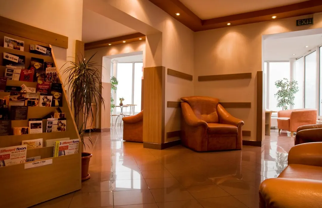 Hotel Est-1