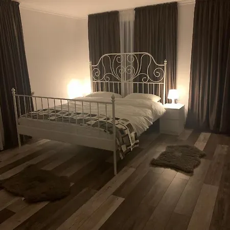 Casa De Sub Munte-2