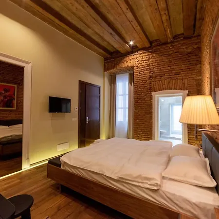 Casa Nym-3