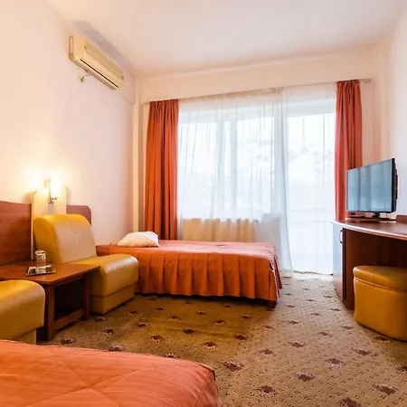 Hotel President-2