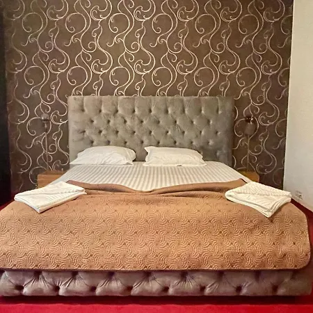 Hotel Mon Caprice-2