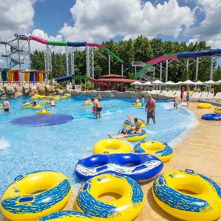 Aqua Nevis Hotel & Aqua Park-3