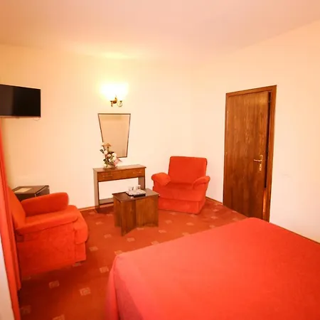 Hotel Piatra Craiului-3