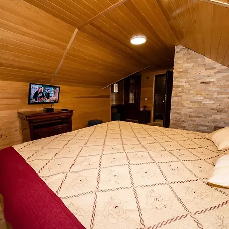 Cabana La Fermă-2