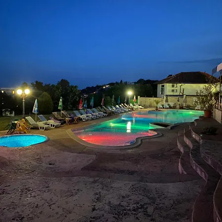 Hotel Fiesta-2