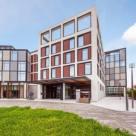 Hampton By Hilton Dubai Al Seef-3