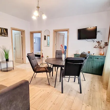 Kyd House Studiouri si apartamente la 100 de m de plaja Debarcader-2