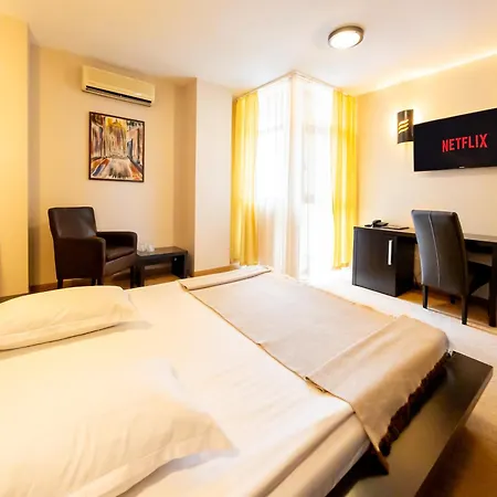 Hotel Maxim-3