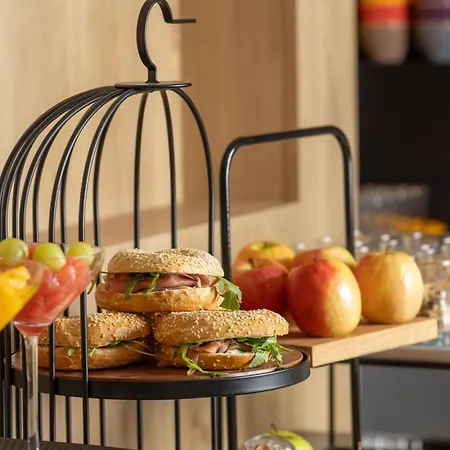 Courtyard By Marriott Cluj - Napoca Downtown-2