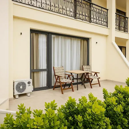 Lotus Family Hotel - Free Parking-2