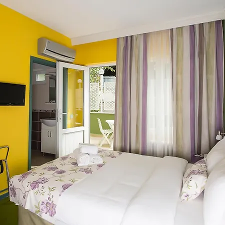 Mini Harem Hotel-2