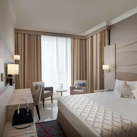 Two Seasons Hotel & Apartments-3