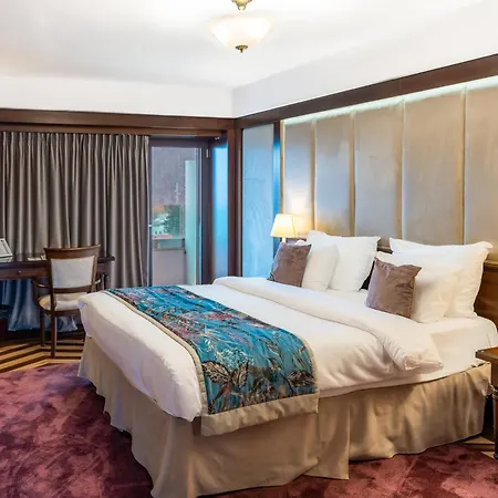 Hotel International-2