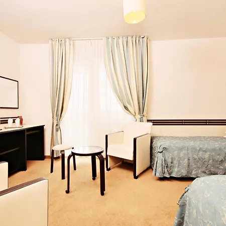 Hotel International-3