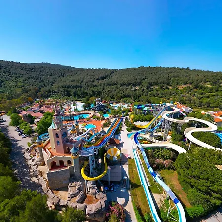 Aqua Fantasy Aquapark Hotel & Spa-2