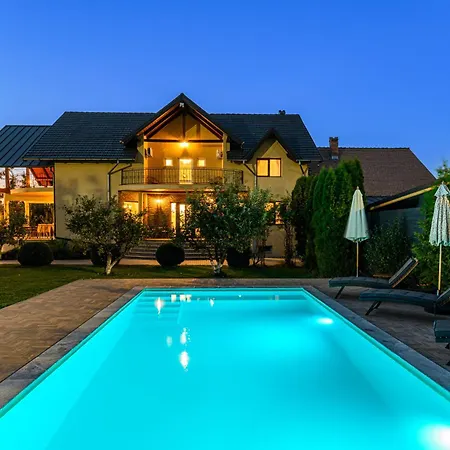Orchard Villa-2