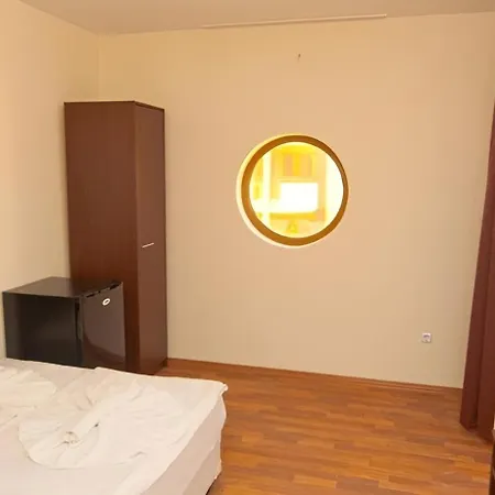 Hotel Golden Ina-3