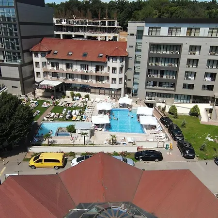 Hotel President-2