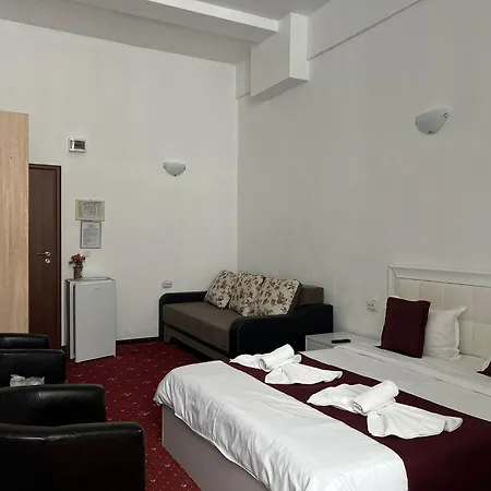 Hotel Ostrov-3