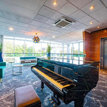 Novotel London West-2