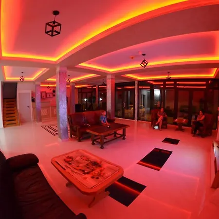 Razvan Holiday-2