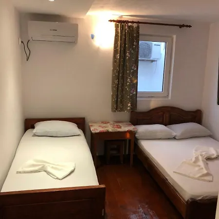 Pension Amira-3
