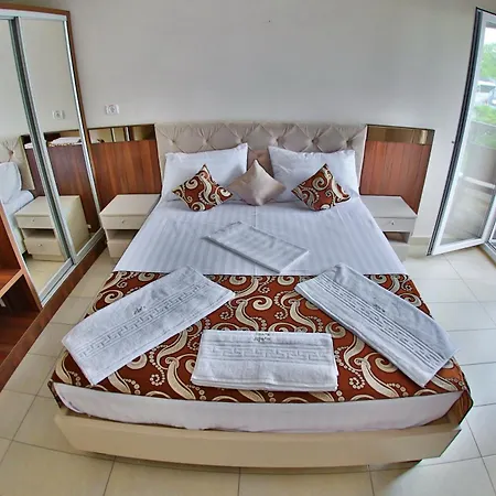 Jijo'S Hotel-2