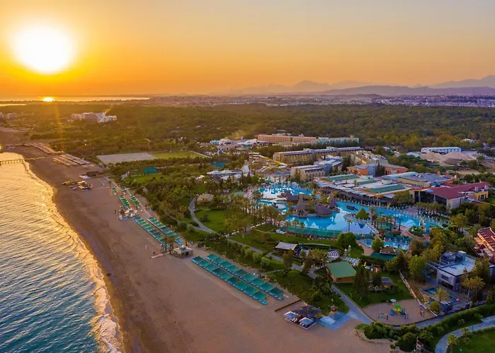 Aqi Pegasos World Hotel Side