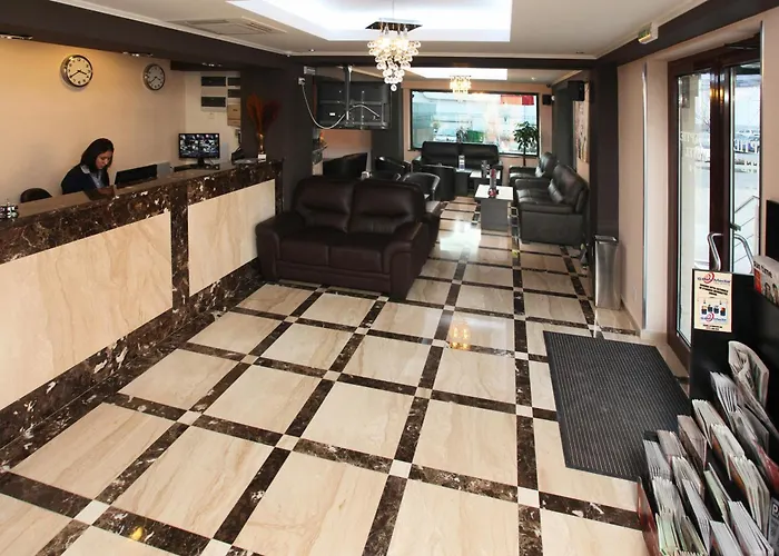 West Plaza Hotel Bucureşti