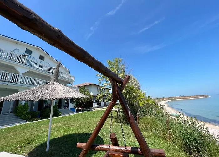 Casa Analys Hotel Douăzeci şi Trei August