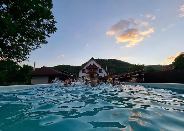 Conacul De Sub Munte Hotel Novaci Străini