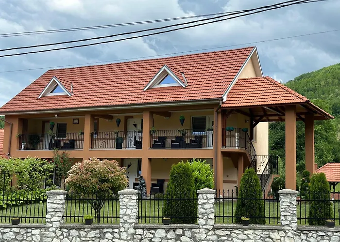 Casa Antonia Hotel Chiscau