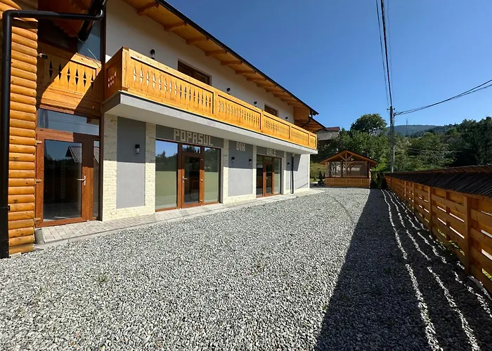 Popasul din vale Hotel Moisei