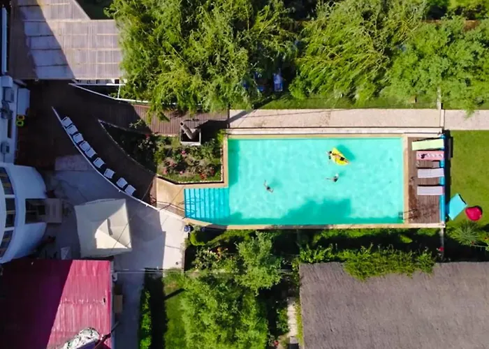 Paradis Hotel Mila Douăzeci şi Trei