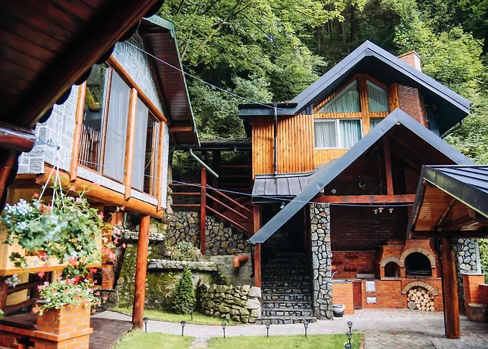 Căbănuța Cocoțată Hotel Rucăr