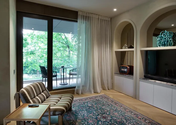 Room 12 Bucureşti