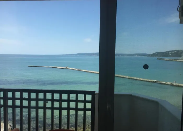 Hotel Oasis - Beach Access Balcic